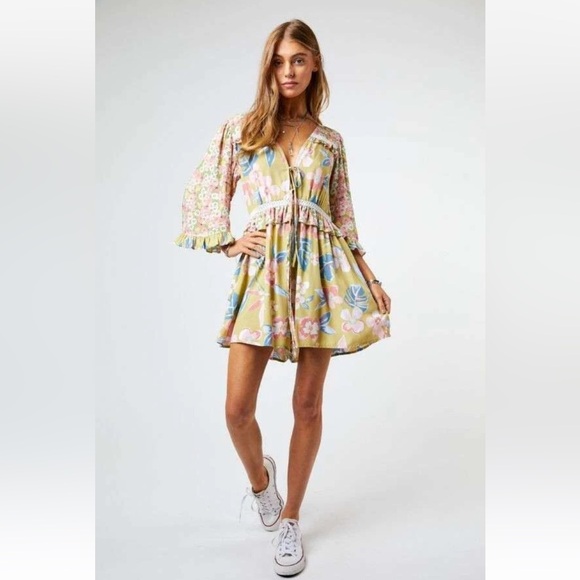 DAVI & DANI Pants - 🧨 24. NWT Davi & Dani Mixed Floral Print Romper with Crochet Accents